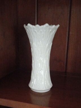 Lenox White Ceramic Decorative Vase with Textured Leaf Design